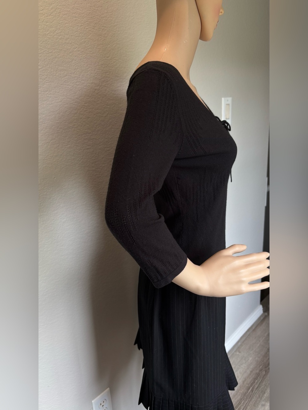 Express Black V-Neck Tie-Front Knit Textured Top stretch 3/4 sleeves Small - Picture 4 of 12
